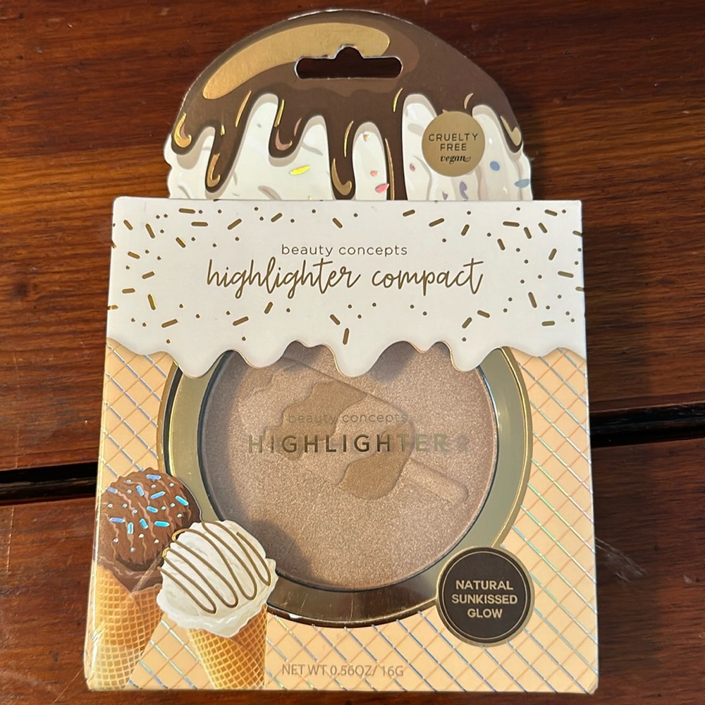 Beauty Concepts natural sunkissed Glow Highlighting Compact
